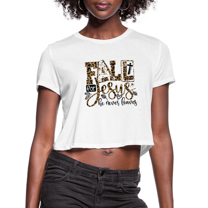 Fall for Jesus he Never Leaves Women's Cropped T-Shirt - white